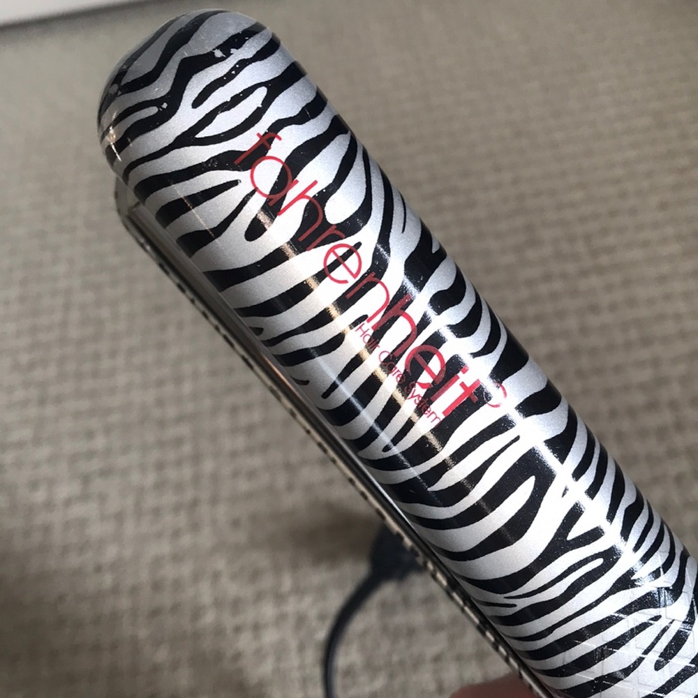 Hair straightener